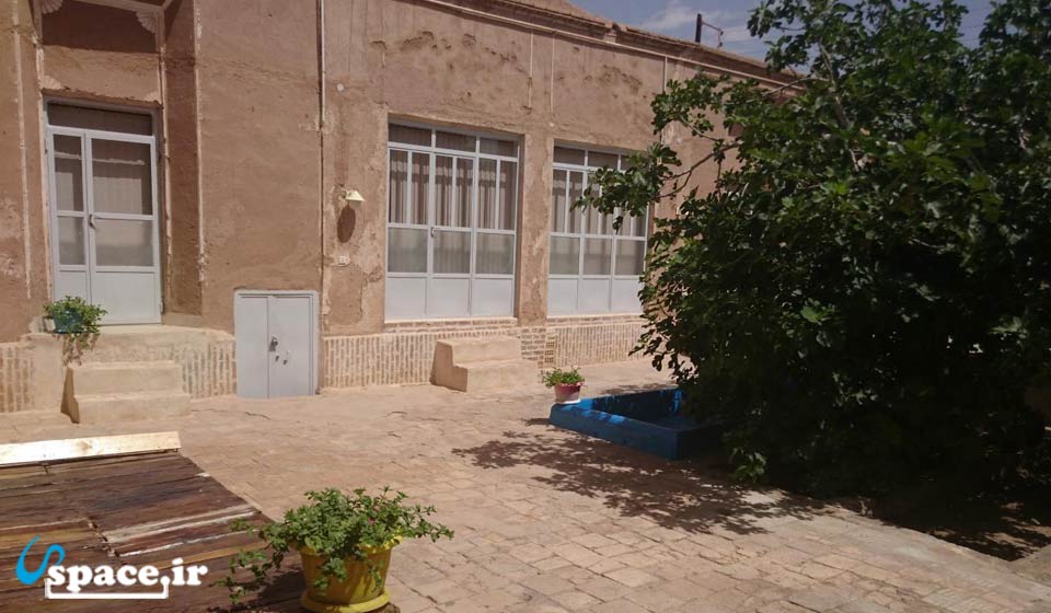 نمای محوطه اقامتگاه سنتی خانه مادر بزرگ - یزد
